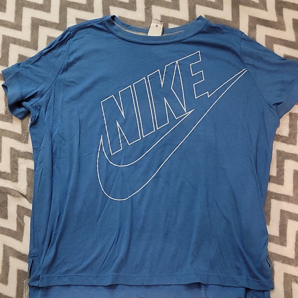 Nike loose fit tee